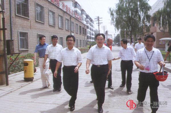 市委常委、常務副市長李俊民視察施工現場