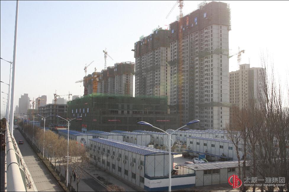 八分公司龍田“城中村”改造工程四標段15-1#、15-2#樓主體結構封頂