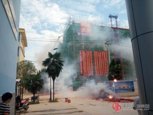 項目管理公司亳州工業學校新建綜合教學樓、男生宿舍樓主體結構順利封頂